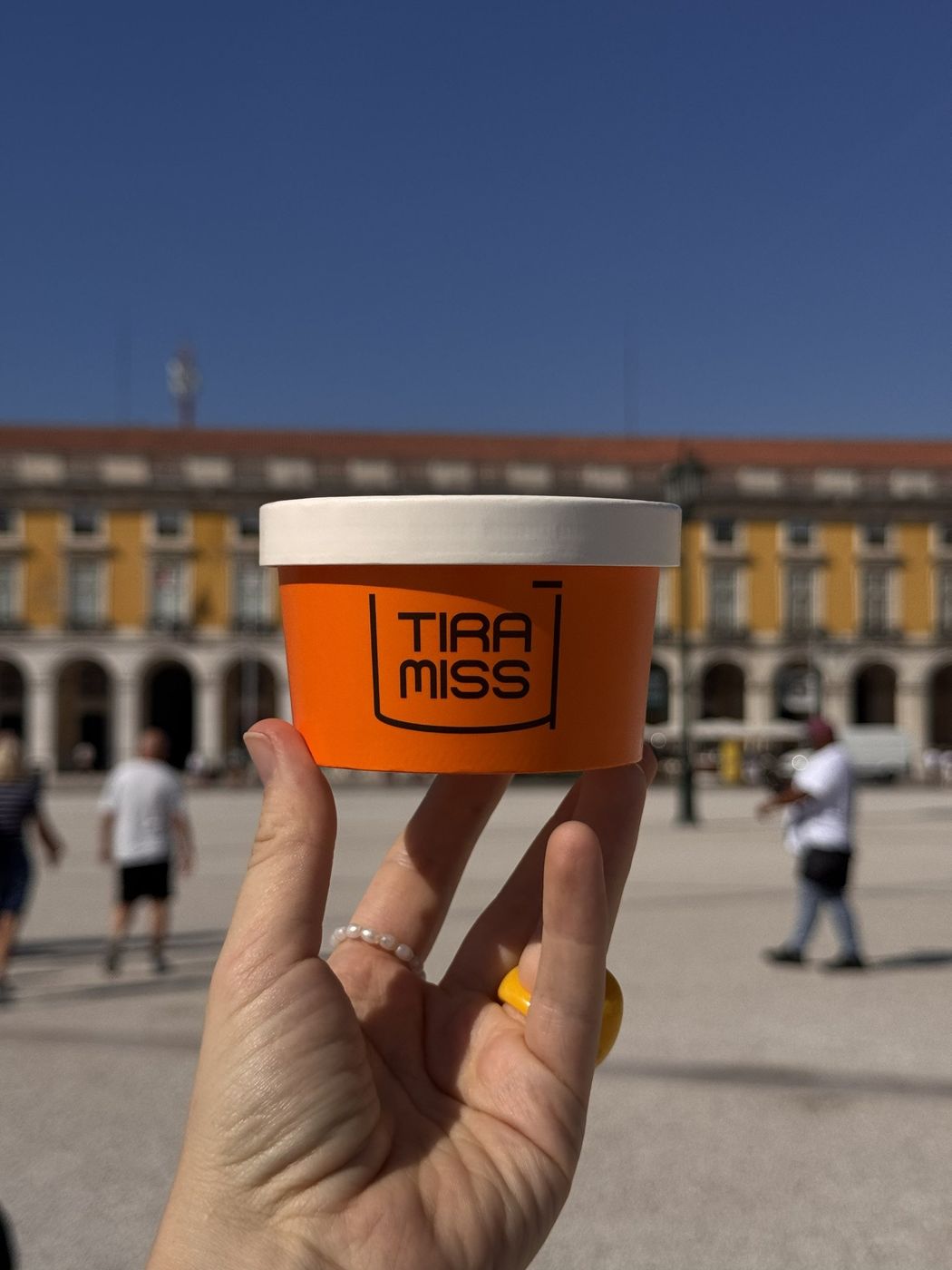 Copa TiraMissÙ erguida no Terreiro do Paço